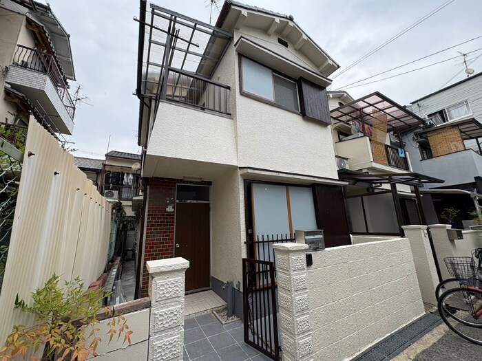 八幡様貸家2の物件外観写真