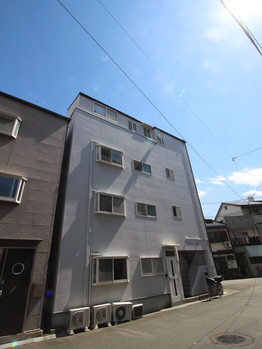 ＡＶＡＮＺＡＲＥ朝潮橋の物件外観写真