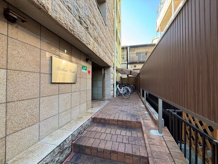 ブリリアント・コートの物件外観写真