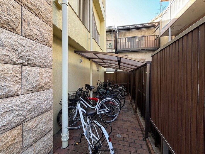 ブリリアント・コートの物件外観写真