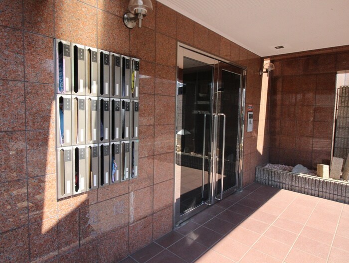 ロイヤルサンワの物件外観写真