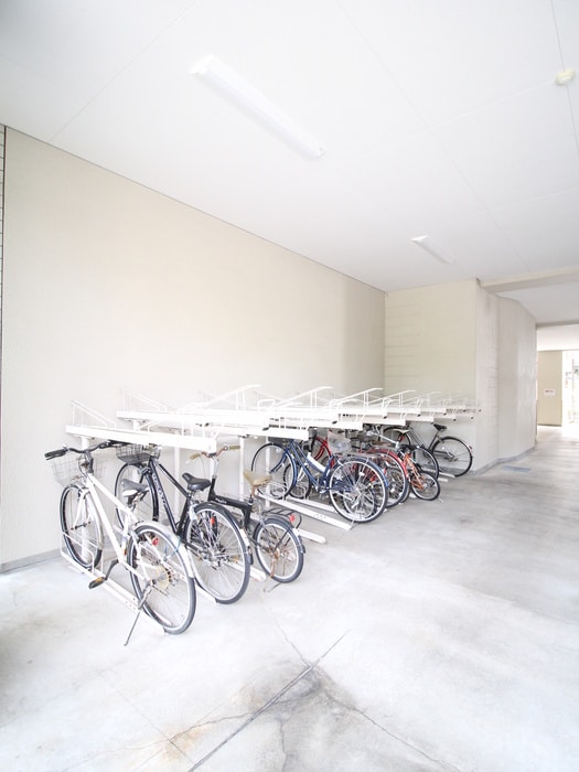 ベルヴィ江坂公園の物件外観写真