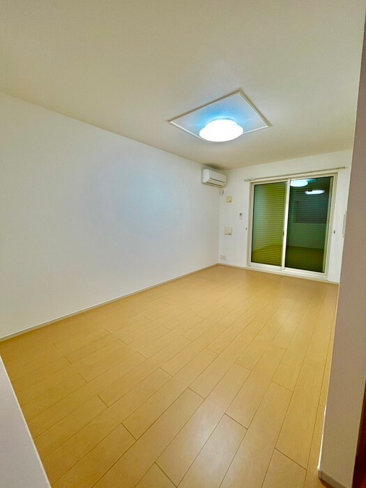 ウエストリヴァー和泉鳥取の物件内観写真