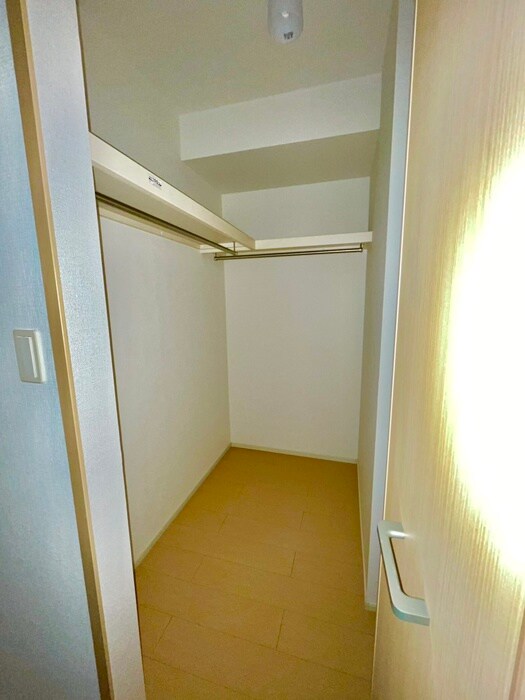 ウエストリヴァー和泉鳥取の物件内観写真