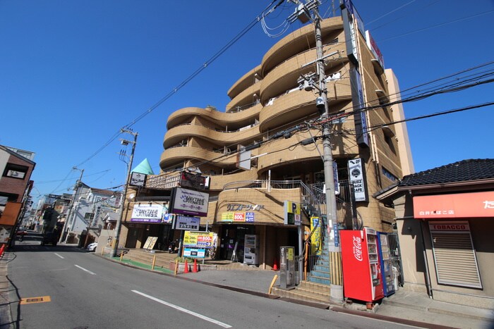 ウエスト・サイドの物件外観写真