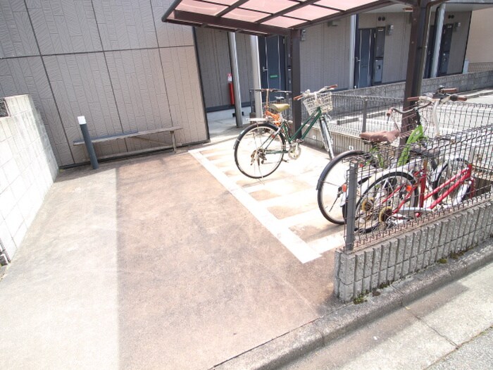 ハイツレジ－ナの物件外観写真