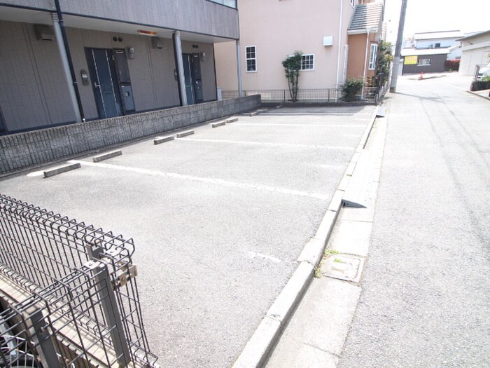 ハイツレジ－ナの物件外観写真