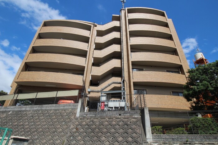 アロンジェ・ビラ－ジュの物件外観写真