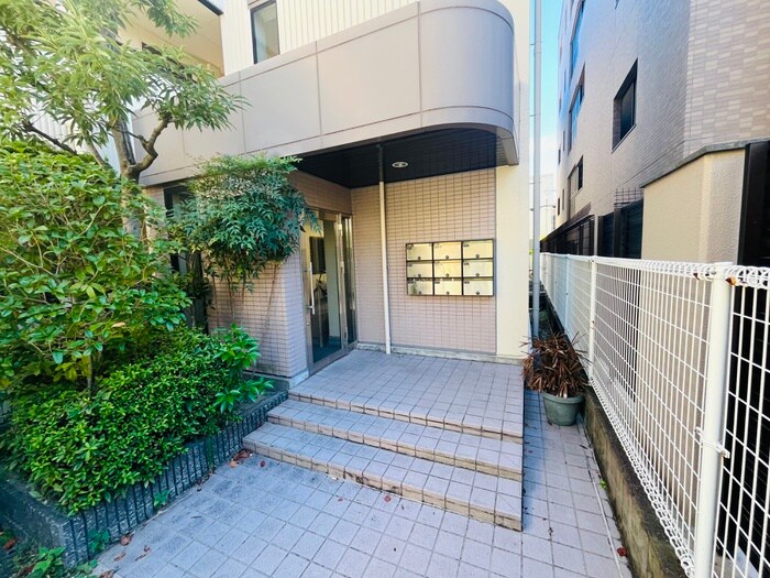 宝和マンションの物件外観写真