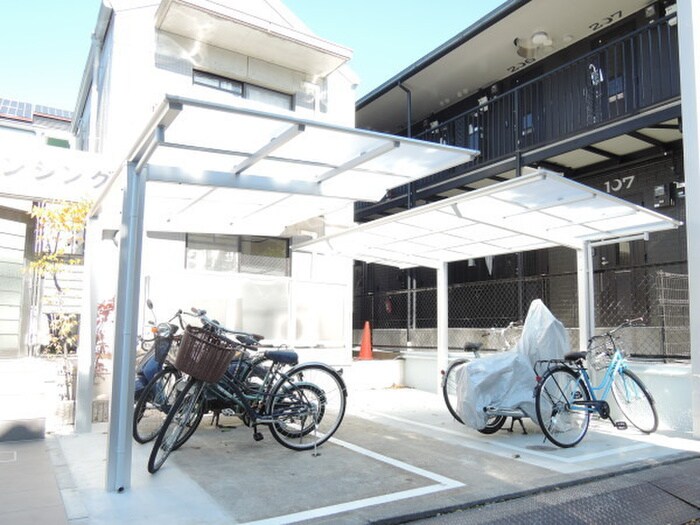 ランシングの物件外観写真