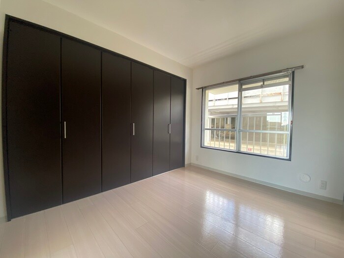 ロイヤルマンション１号棟の物件内観写真