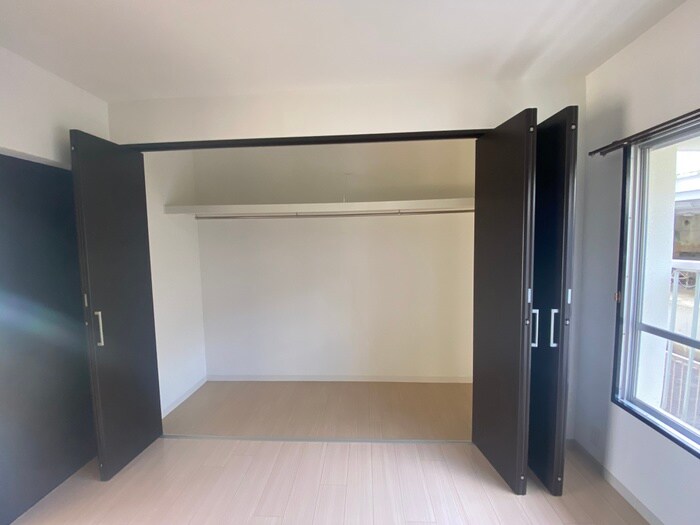 ロイヤルマンション１号棟の物件内観写真