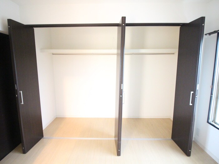 ロイヤルマンション１号棟の物件内観写真