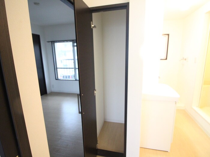 ロイヤルマンション１号棟の物件内観写真