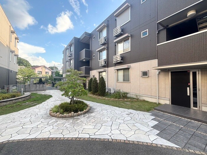 グロリアハイツはびきのＡ棟の物件外観写真