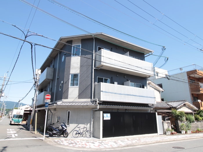 スリースターコート北山竹殿町の物件外観写真