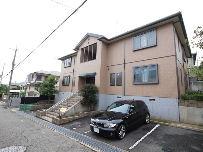 アヴェニ－ル仁川の物件外観写真