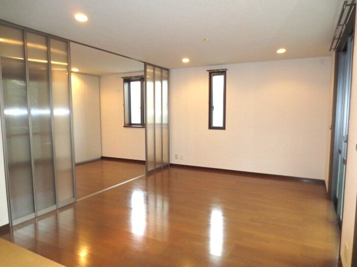 アヴェニ－ル仁川の物件内観写真