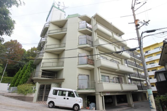 離宮前グリ－ンハイツの物件外観写真