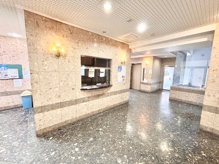 グランドヴィラ香里の物件外観写真