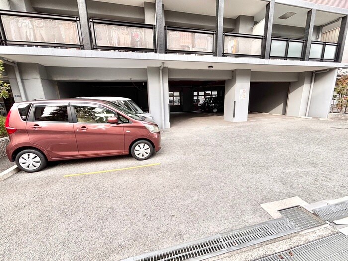 グランドヴィラ香里の物件外観写真