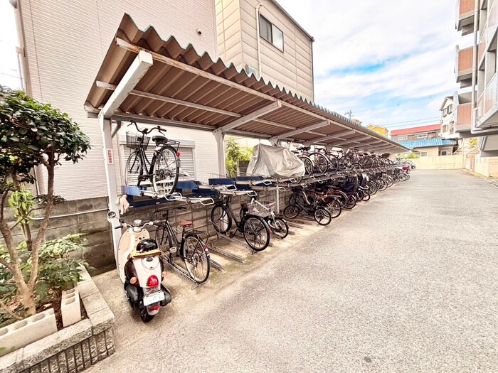 グランドヴィラ香里の物件外観写真