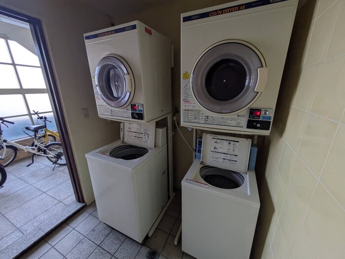 ７フロアハイツの物件外観写真