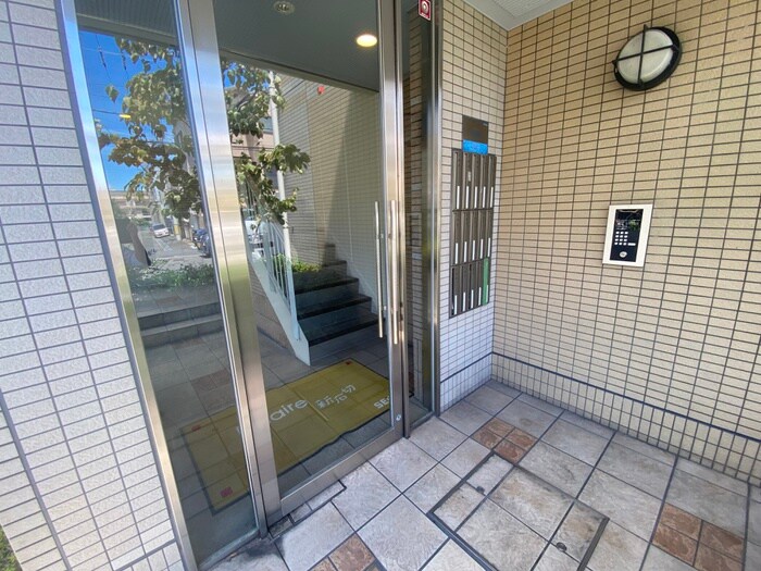 ポレ－ル新石切の物件外観写真