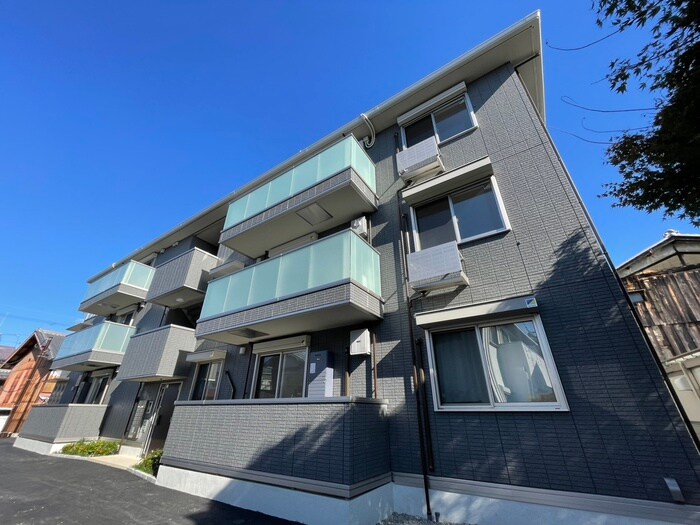 ルーセント伏見稲荷の物件外観写真