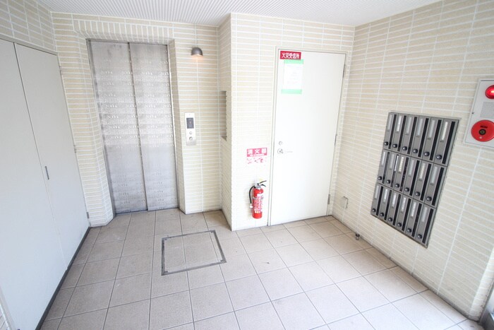 ア－クタマタニビルの物件外観写真