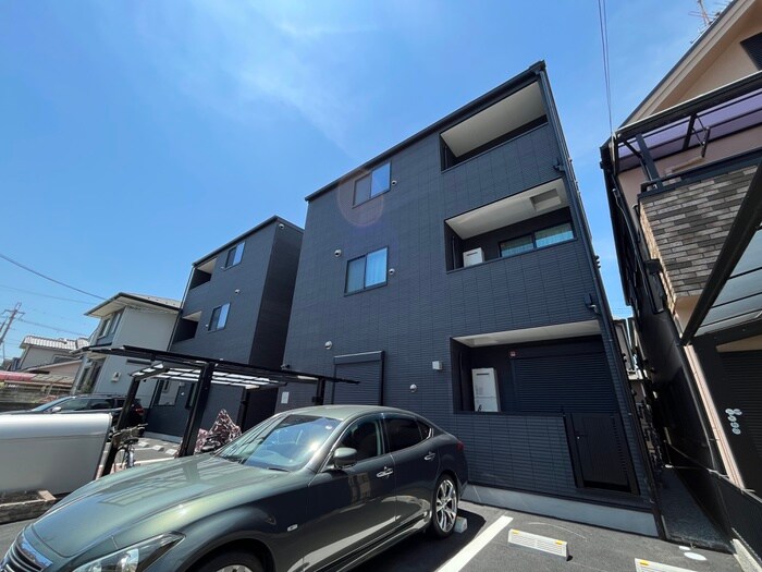 リビングライフ八尾山本の物件外観写真