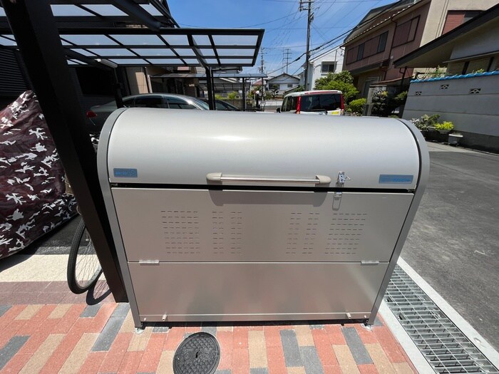 リビングライフ八尾山本の物件外観写真