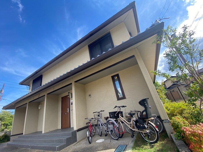 ロイヤルコントラーダの物件外観写真