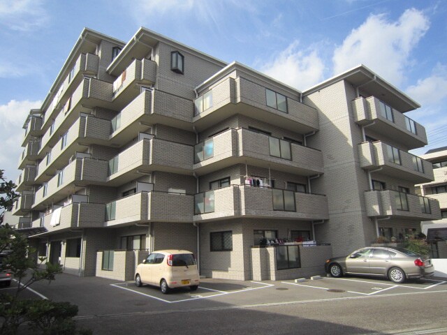 松島マンション・西緑丘の物件外観写真