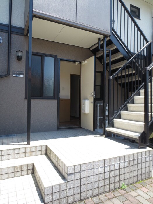 クレ－ル嵯峨の物件外観写真