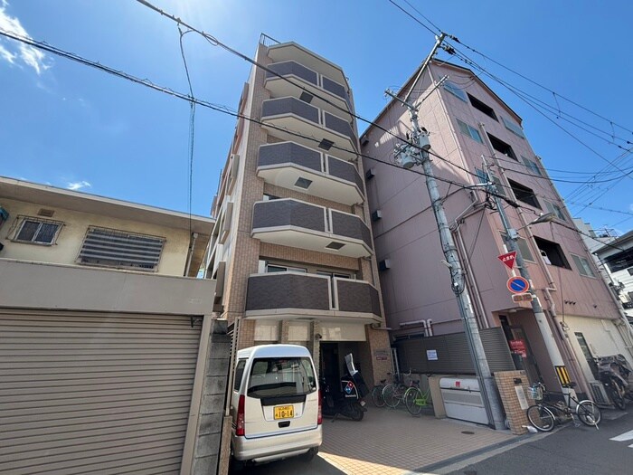 ラ･ファミリア山坂の物件外観写真