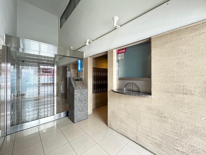 グランドパレス西大路の物件外観写真