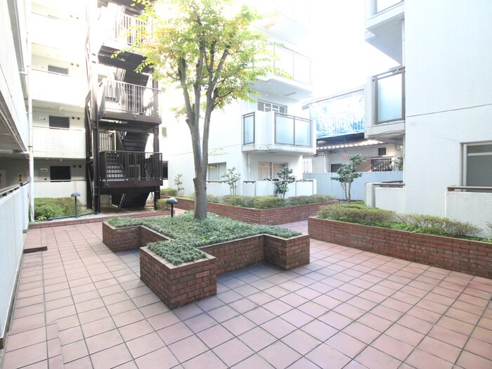 川端ハイツの物件外観写真