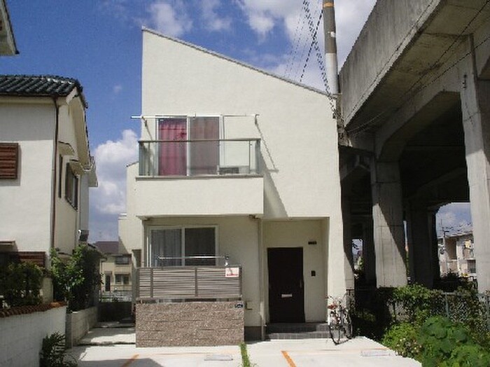 ＮＯＷ　ＨＯＵＳＥの物件外観写真