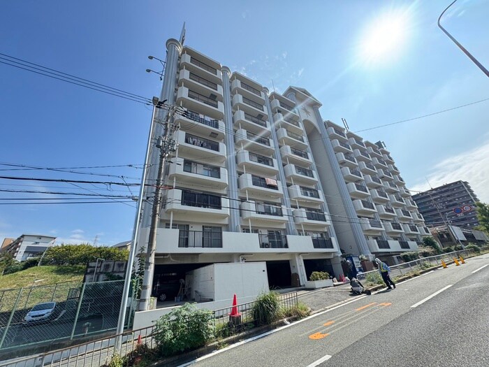 グリースシャトー桃山台の物件外観写真