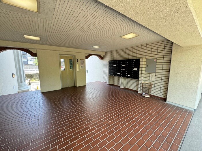 グリースシャトー桃山台の物件外観写真