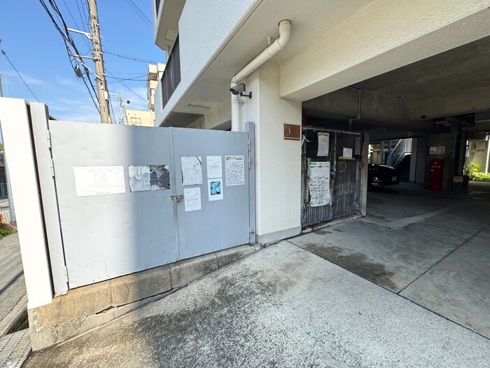 グリースシャトー桃山台の物件外観写真