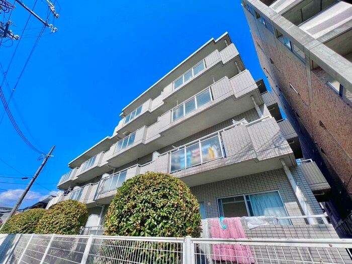 エムグランツ弐番館の物件外観写真