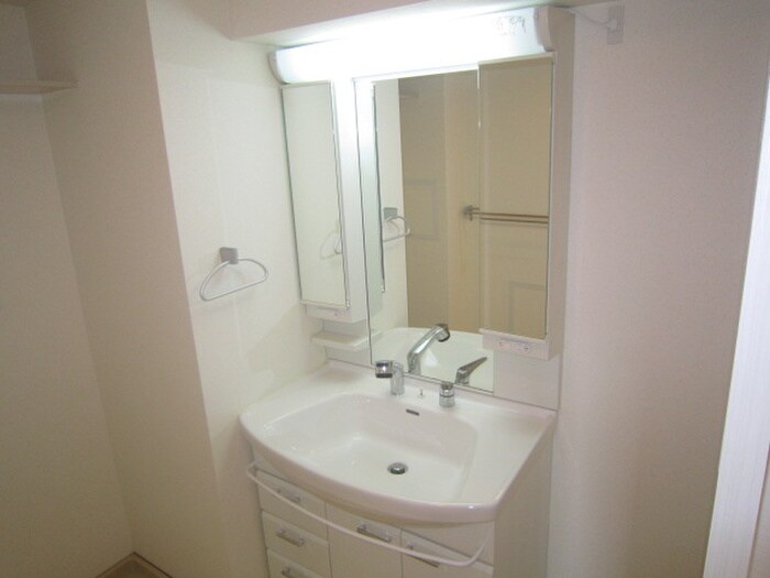 ウィスタリア三国の物件内観写真