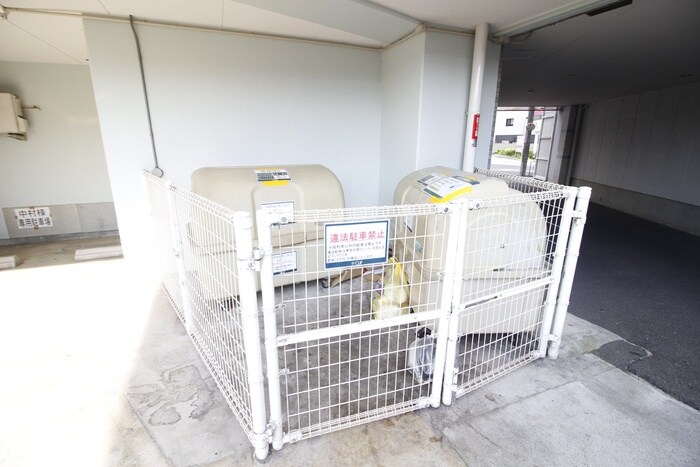 サムパティ－ク山科の物件外観写真