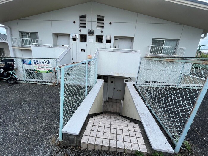 落合ハイツＡ棟の物件外観写真