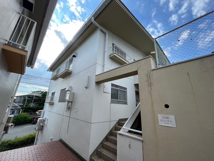 落合ハイツＡ棟の物件外観写真