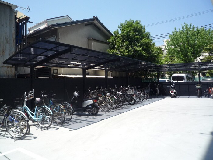 吹東マンションの物件外観写真