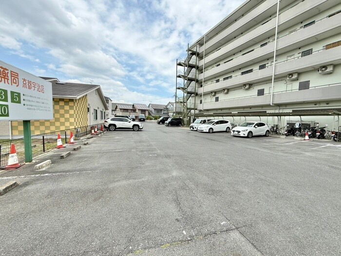 宇治プラザの物件外観写真