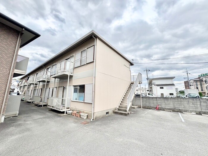 友田ハイツ西棟の物件外観写真